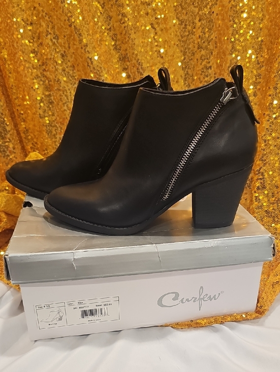 Curfew Shoes - New In Box Curfew Monroe High Heel Booties With Black Zipper